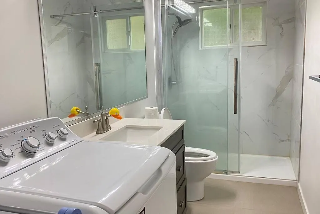 Separate Entrance One Bed Room Studio! Richmond