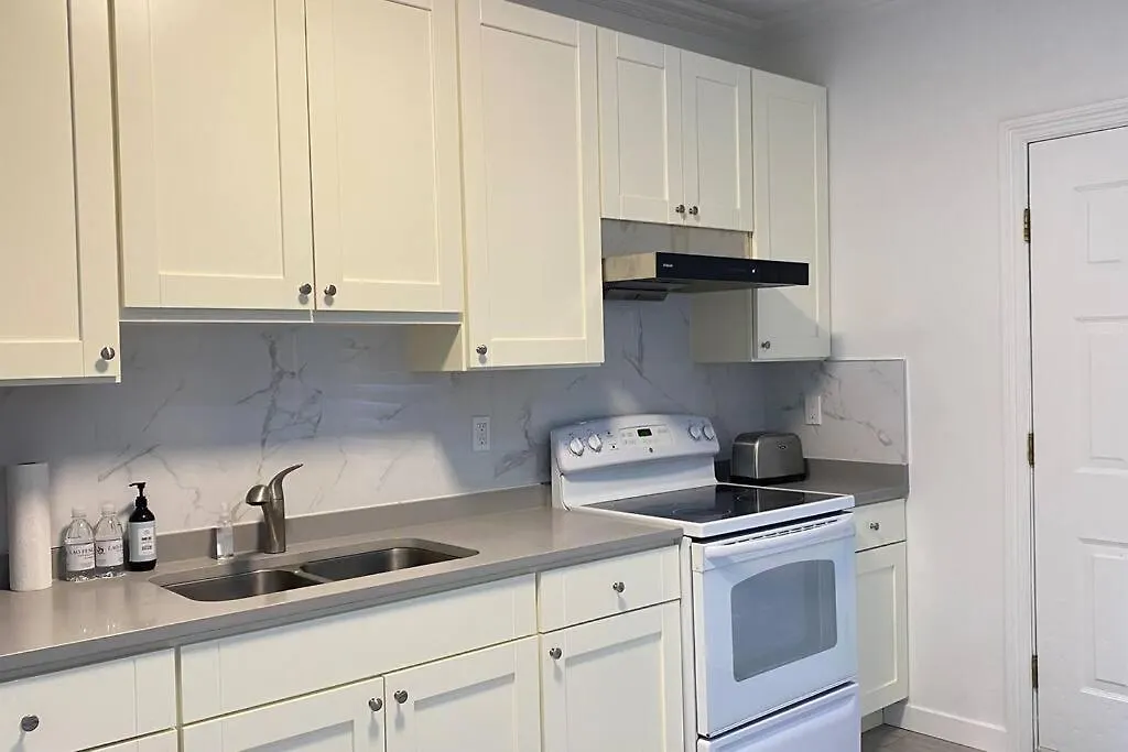 Villa Separate Entrance One Bed Room Studio! Richmond